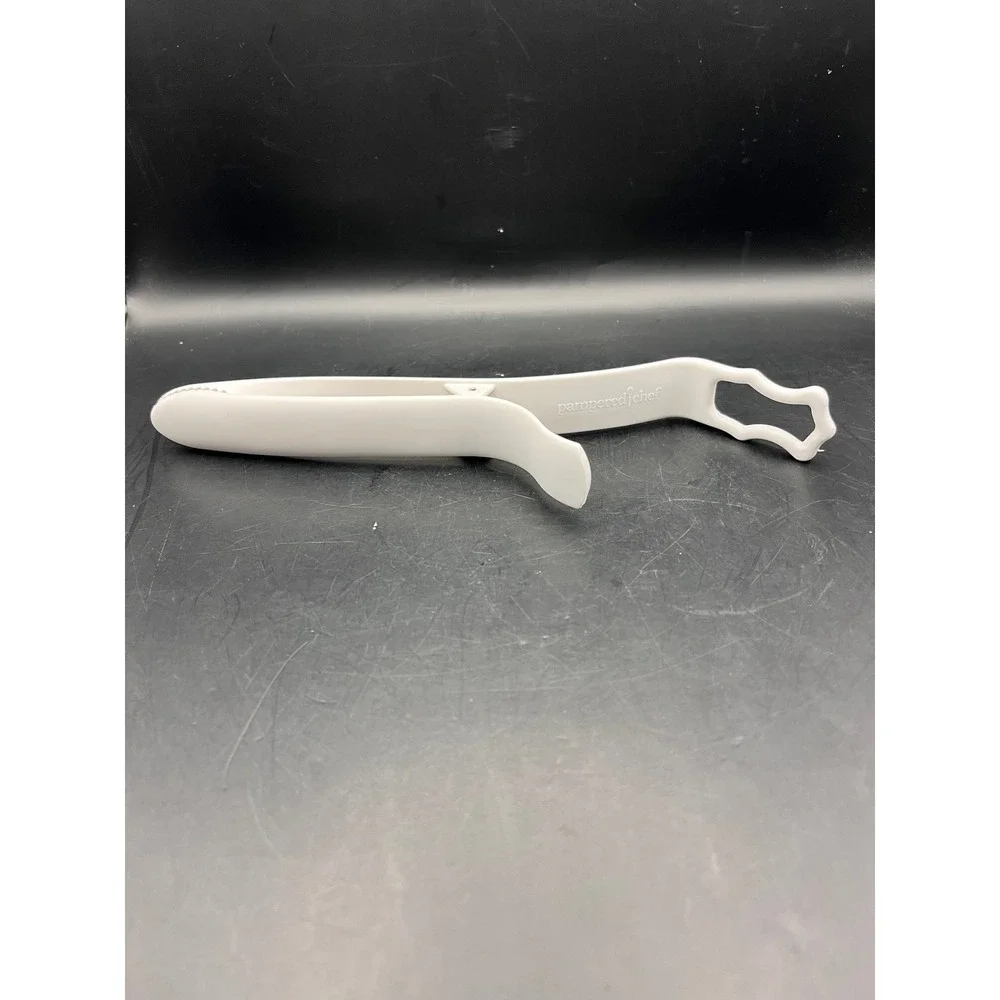 Pampered Chef White Kitchen Coating Tray Breading Tongs Plastic Utensil Gadget‎